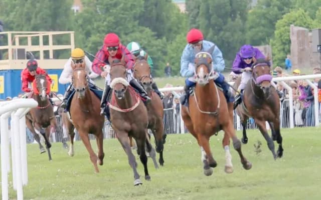 Capturing Racing Moments