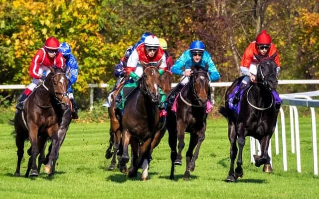 Tracking Jockeys: In-Play Betting Based on Performance
